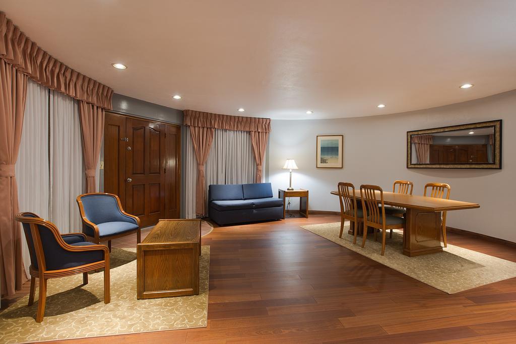 Travelodge Hotel At Lax Лос-Анджелес Экстерьер фото
