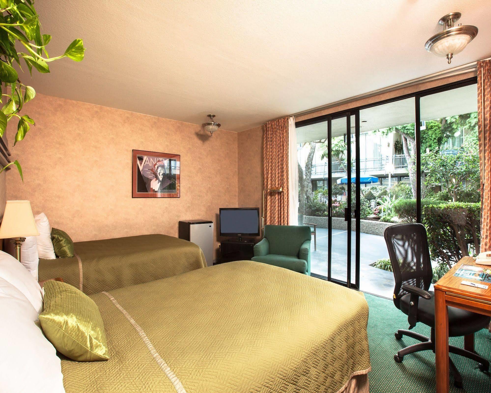 Travelodge Hotel At Lax Лос-Анджелес Экстерьер фото