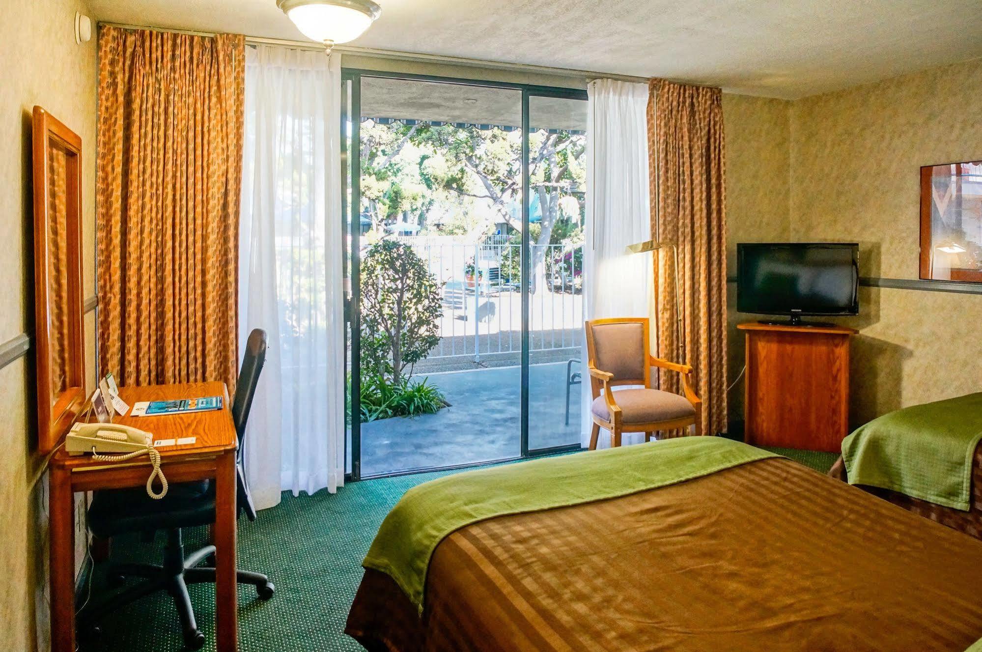 Travelodge Hotel At Lax Лос-Анджелес Экстерьер фото